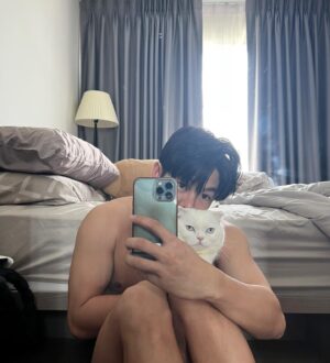 Surawit Ruangyod Instagram - ไม่ต้องชอบอะไรเหมือนเราก็ได้ แค่ชอบเราก็พอ 😽