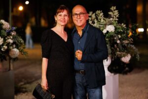 Süreyya Güzel Instagram - Hayal etmeye devam 🥂 Ferzan Özpetek’in yönettiği İstanbul Trilogy @netflixit  de.