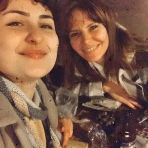 Süreyya Güzel Instagram - Story yetmedi, niye kaybolsundu gitsindi bu foti. ❤️❤️❤️ İyi yıllar olsundu.🧚 @latifehorasani 🧚