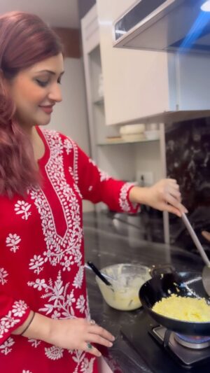 Surilie Gautam Instagram - Boondi ke Ladoo on demand 🥰😘😍😋