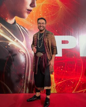 Surya Saputra Instagram - Finally... !! 😍

sebuah perjuangan yg hasilnya bikin seneeeng banget di liat nya kemarin..
@upirocks @jokoanwar
@screenplayfilms_id 
@bumilangitofficial .. seluruh cast dan crew..kalian semua gokiiilllll.....hasilnya bikin saya bangga banget...
sebuah kebanggaan di ajak main di film sriasih ini  menjadi karakter prayogo dan menjadi bagian dari jagat bumi langit ...terima kasih 😊😊😊

besok film ini akan tayang..tapi tiket sudah bisa dibeli mulai sekarang..

Gala Premiere @sriasihmovie.official

outfit by @gheafashionstudio ...loveeeee it😍😍😍