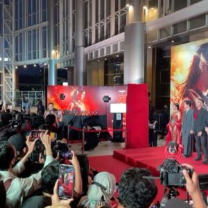 Surya Saputra Instagram - Finally... !! 😍

sebuah perjuangan yg hasilnya bikin seneeeng banget di liat nya kemarin..
@upirocks @jokoanwar
@screenplayfilms_id 
@bumilangitofficial .. seluruh cast dan crew..kalian semua gokiiilllll.....hasilnya bikin saya bangga banget...
sebuah kebanggaan di ajak main di film sriasih ini  menjadi karakter prayogo dan menjadi bagian dari jagat bumi langit ...terima kasih 😊😊😊

besok film ini akan tayang..tapi tiket sudah bisa dibeli mulai sekarang..

Gala Premiere @sriasihmovie.official

outfit by @gheafashionstudio ...loveeeee it😍😍😍