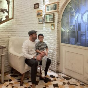 Surya Saputra Instagram - terkadang dalam hidup kita harus mengambil beberapa keputusan sulit,keputusan yg rasanya berat banget..
tapi satu hal..hanya waktu yg bisa menjawab kalau keputusan yg kita ambil tepat atau tidak..
and everything happens for a reason..and the reason is always good for us..
serahkan semua urusan kita sama Allah