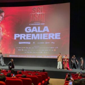 Surya Saputra Instagram - Finally... !! 😍

sebuah perjuangan yg hasilnya bikin seneeeng banget di liat nya kemarin..
@upirocks @jokoanwar
@screenplayfilms_id 
@bumilangitofficial .. seluruh cast dan crew..kalian semua gokiiilllll.....hasilnya bikin saya bangga banget...
sebuah kebanggaan di ajak main di film sriasih ini  menjadi karakter prayogo dan menjadi bagian dari jagat bumi langit ...terima kasih 😊😊😊

besok film ini akan tayang..tapi tiket sudah bisa dibeli mulai sekarang..

Gala Premiere @sriasihmovie.official

outfit by @gheafashionstudio ...loveeeee it😍😍😍