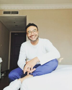 Surya Saputra Instagram - nunggu..adalah bagian dari syuting...
nunggu kelamaan awal dari jadi gila...
😆😆😆😆

mending olahraga trus senyumin ajeee..😆😆😆