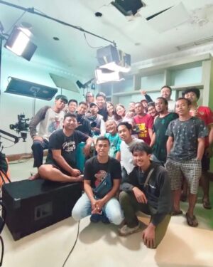 Surya Saputra Instagram - Nggak kebayang syuting IC , nggak ada mama sarah..😢
Chemistry luar biasa yg sudah terbangun selama 2 tahun...performa akting yg luar biasa (ini yg ngomong banyak lho bukan hanya gua 😁.) dan pasti rumah angsa bakal hambar rasanya tanpa mama sarah.
Semua crew tim3 kemarin bilang, sedihnya kok ampe kayak gini ya mas.. dan aku cuma senyum.

Banyak yg kita semua alami.. naik turun perasaan..
syuting kepanasan..keujanan..dikejar waktu.. 
nunggu yg nggak jelas.. macet di jalan mau ke lokasi..dll..
semua pengorbanan itu, semua keadaan itu, yg membuat kita semua bukan hanya jadi rekan kerja tapi jadi.... KELUARGA. 
Semoga kita bisa kerja bareng lagi.. 
see you soon

#MamaSarah 
#ikatancintarcti