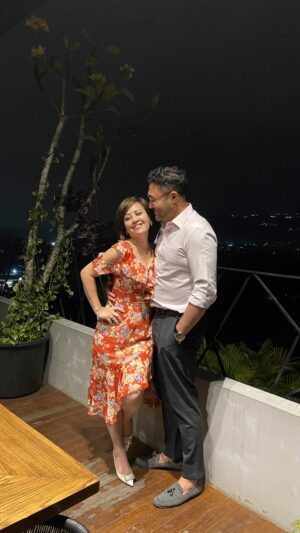 Surya Saputra Instagram - Romantic Dinner 😍

❤️❤️❤️❤️❤️❤️

"Kau bisa buat aku tegar di atas kelemahan ku..
"Kau bisa buat aku tenang dalam keresahan ku" 
Terimakasih sayang ku... 
Kamu yang bisa melengkapi segala celah kurang ku. 

Dulu, Sekarang, Kini dan Nanti...
Semoga Cinta kan terjaga Selama nya.. 

I Love You 🥰❤️

#14thnperjalanancintasuryacynthia