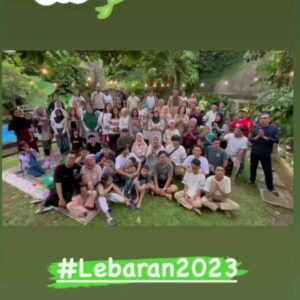 Surya Saputra Instagram - selamat idul fitri semuanya..baru bisa posting sekarang hehehe..maafin kalo ada salah2bya..semoga amal ibadah kita selama bulan ramadhan diterima Allah..dan kita semua dipertemukan kembali dengan ramadhan tahun depan..