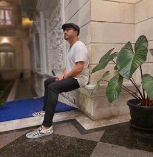Surya Saputra Instagram - sometimes those who don't socialize much..aren't actually anti social, they just have no tolerance for drama and fake people
😊