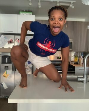Susan Heyward Instagram - The Rona emotional roller coaster:
Determined / distressed / deranged.
Feel it all and stay strong out there! Special shout out to Queens, NY 😉 I found this t-shirt in a thrift store in the boys section 🙈 and almost didn’t buy it. Today, wearing it makes me feel energized and hopeful and able to share some love. What are ya’ll doing to ride the emotional waves?