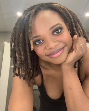 Susan Heyward Instagram - 👋🏾 from my trailer
