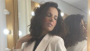 Susana Arrais Instagram - Quando a Empregada Doméstica tira o avental, ou “coisas que me acontecem”.
.
Fotos da @leonorseixas 
#tv #telenovela #bastidores #actriz 
#leonorbaboactores