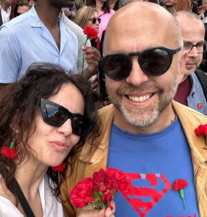 Susana Arrais Instagram - 25 de Abril, sempre!
❤️
#pirososdeabril