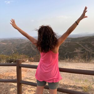 Susana Arrais Instagram - No alto daquela serra… 
.
#nãodigoondeestamos 
#portugaléincrível 
#pirososemviagem