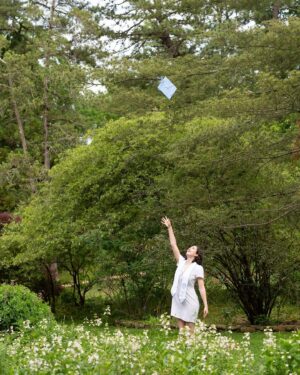 Susanna Skaggs Instagram - I’m officially graduating today. It feels weird. 📸:@jenniferrobertsonphotography thank you for this grad pic session 🤍