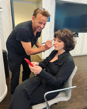 Susanne Bier Instagram - A wonderful day in Copenhagen with lots of press and a stunning premiere for The First Lady 🌸 thank you!