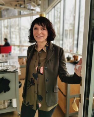 Susanne Bier Instagram - At this morning’s GO MORGEN DANMARK interview for DEN SKALDEDE FRISØR THE MUSICAL