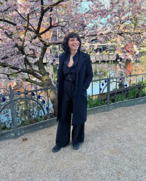 Susanne Bier Instagram - A wonderful day in Copenhagen with lots of press and a stunning premiere for The First Lady 🌸 thank you!