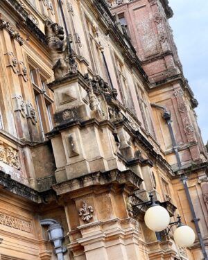 Susie Castillo Instagram - Castle #2 on our tour: Highclere Castle

Ahhhh!!!! My fellow #DowntonAbbey lovers, I hope you all get to visit @highclere_castle someday to experience the same Downton magic we did! 

Photography is not permitted inside the castle so I don’t have any to share but the rule allows you to just take in all the details and enjoy the amazing guided tour. The gorgeous grounds and afternoon tea after the tour didn’t disappoint either! Still on cloud 9 and we can’t wait to go back 🤩