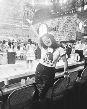 Susie Castillo Instagram - I cannot believe my life last night!!! Not only did I watch @taylorswift perform and live out my #erastour dreams, but we experienced it like ballers at our private table in the @bootsysofistadium suite🙀🙀🙀It was a damn dream!!!

@johnterzian this meant so much and I can’t thank you enough! I was willing to give my right arm to go and didn’t have to lol! What a night to be a #swifty. Thank you! 🫶🏼🫶🏼🫶🏼

#karmaisacat 🐈‍⬛