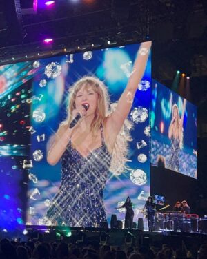 Susie Castillo Instagram - I cannot believe my life last night!!! Not only did I watch @taylorswift perform and live out my #erastour dreams, but we experienced it like ballers at our private table in the @bootsysofistadium suite🙀🙀🙀It was a damn dream!!!

@johnterzian this meant so much and I can’t thank you enough! I was willing to give my right arm to go and didn’t have to lol! What a night to be a #swifty. Thank you! 🫶🏼🫶🏼🫶🏼

#karmaisacat 🐈‍⬛