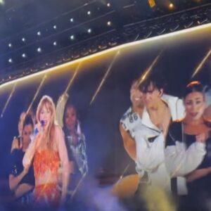 Susie Castillo Instagram - I cannot believe my life last night!!! Not only did I watch @taylorswift perform and live out my #erastour dreams, but we experienced it like ballers at our private table in the @bootsysofistadium suite🙀🙀🙀It was a damn dream!!!

@johnterzian this meant so much and I can’t thank you enough! I was willing to give my right arm to go and didn’t have to lol! What a night to be a #swifty. Thank you! 🫶🏼🫶🏼🫶🏼

#karmaisacat 🐈‍⬛