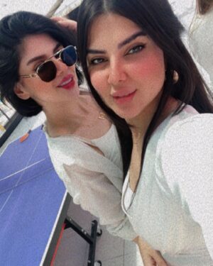 Suzan Al Salhiy Instagram - اكون او لا اكون🤍 
#سوزان_الصالحي #مشاهير #تريند #اكسبلور_explore