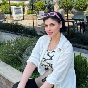 Suzan Al Salhiy Instagram - انا اليقين اثناء الربما…. 
#سوزان_الصالحي #اكسبلور_explore #مشاهير_العراق #تريند #مشاهير