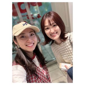 Suzuka Ohgo Instagram - 先日のお久しぶりの紗綾☺️✨
美味しいスコーンを食べて色々お話しして帰り道もぷらぷら歩きながら更にお話しして解散したけど、思えば高校の時と同じようなことしてた😂

また会える日を楽しみにしてるね😊🍀