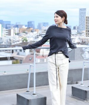 Suzumi Suzuki Instagram - ダヴィンチ8月号にインタビュー載ってます。ぜひ読んでください。
"Da Vinci" interview cut, up on the roof of Shincho-sha building.
#davinci #photoshooting #todayful #lappartement