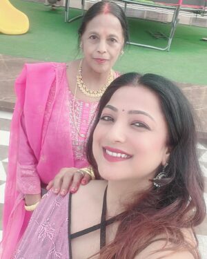 Sweety Chhabra Instagram - Happy Mother’s Day my strength my strong mom❤️
love you a lot 
Always be healthy and happy mom🙌 

(वात्सल्य, धैर्य, त्याग और ममता की प्रतिमूर्ति देश एवं प्रदेश की समस्त माताओं को अन्तरराष्ट्रीय मातृ दिवस पर हार्दिक बधाई एवं शुभकामनाएं।

#MothersDay2024  #WorldMothersDay2024