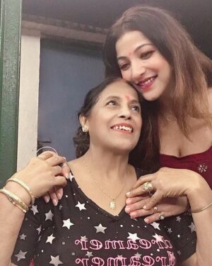 Sweety Chhabra Instagram - Happy Mother’s Day my strength my strong mom❤️
love you a lot 
Always be healthy and happy mom🙌 

(वात्सल्य, धैर्य, त्याग और ममता की प्रतिमूर्ति देश एवं प्रदेश की समस्त माताओं को अन्तरराष्ट्रीय मातृ दिवस पर हार्दिक बधाई एवं शुभकामनाएं।

#MothersDay2024  #WorldMothersDay2024