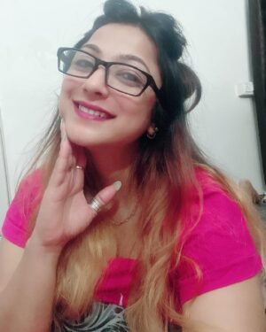 Sweety Chhabra Instagram - हुकुमत वो ही करता है जिसका दिलो पर राज होता है,
❤️😉 
Kaise ho dosto dhanyawad aap sabke pyaar ke liye mere (1 millions )followers aap Sabka diya gift hai Mujhe 🙏🙏🙏
love u all 😍❤️