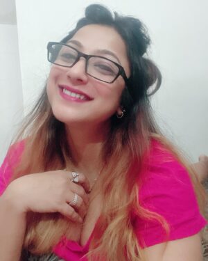 Sweety Chhabra Instagram - हुकुमत वो ही करता है जिसका दिलो पर राज होता है,
❤️😉 
Kaise ho dosto dhanyawad aap sabke pyaar ke liye mere (1 millions )followers aap Sabka diya gift hai Mujhe 🙏🙏🙏
love u all 😍❤️