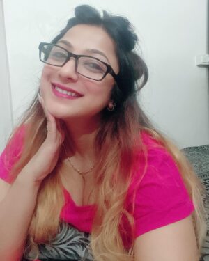 Sweety Chhabra Instagram - हुकुमत वो ही करता है जिसका दिलो पर राज होता है,
❤️😉 
Kaise ho dosto dhanyawad aap sabke pyaar ke liye mere (1 millions )followers aap Sabka diya gift hai Mujhe 🙏🙏🙏
love u all 😍❤️