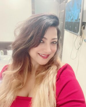 Sweety Chhabra Instagram - Good evening dosto ❤️

*Two rules for peaceful life :*

*Depression in failure should not go to heart,*
*Ego in success should not go to brain.*