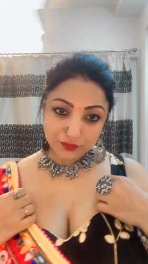 Sweety Chhabra Instagram - #navmi #garba #dancelover