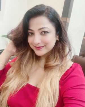 Sweety Chhabra Instagram - Good evening dosto ❤️

*Two rules for peaceful life :*

*Depression in failure should not go to heart,*
*Ego in success should not go to brain.*