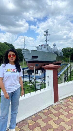Sweta Singh Instagram - National Defence Academy 
17-18 साल की उम्र में घर बार छोड़कर यहाँ आना और फिर सिर्फ़ देश को समर्पित हो जाना… पुणे के क़रीब खड़गवासला में राम प्रसाद बिस्मिल की ये पंक्तियाँ याद आ गईं
“हम भी आराम उठा सकते थे घर पर रह कर 
हम को भी पाला था माँ-बाप ने दुख सह सह कर 
वक़्त-ए-रुख़्सत उन्हें इतना भी न आए कह कर 
गोद में आँसू कभी टपके जो रुख़ से बह कर” #army #NDA