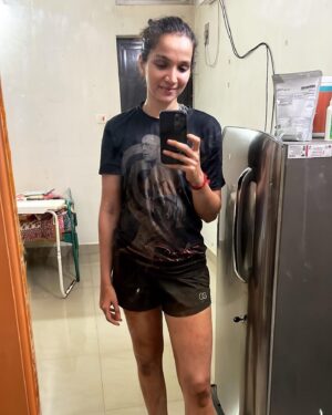 Swetha Gai Instagram - 2 most favourite looks ♥️
What’s your pick? 

#polltime