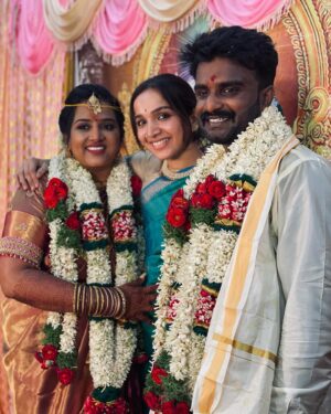 Swetha Gai Instagram - Always a third wheel 🤷🏻‍♀️
Also this wonderful saree is from @srikumaranstores1955 ❤️

#longtimenosee