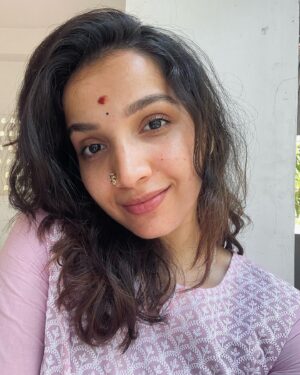 Swetha Gai Instagram - There is a reason I don’t post selfies 🙄

Swipe to see. 

Yes yes. I know I am/ I was a model 🤣

I can’t keep my face straight. You will find very few normal pictures of me on my phone. How do you guys do it man? 
I just can’t 🤷🏻‍♀️🤷🏻‍♀️

#crackpotalert #selflove #selfielove #iamalsoamodel #dontmakefunofme
