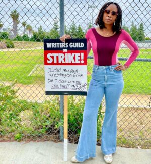 Sydelle Noel Instagram - ✍🏿✍🏻 IT STARTS ON THE PAGE ✍🏾✍🏼

#WGAstrong
#GLOW #GLOWnetflix
#CherryBang 🍒