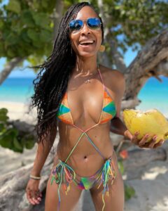 Actress Sydelle Noel HD Instagram Photos and Wallpapers July 2022