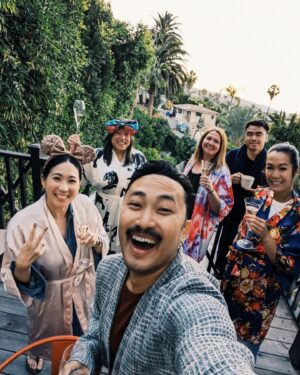 Sydney Viengluang Instagram - Oh you know, just a casual Saturday night for Robes & Champagne karaoke 🎤👘🍾💕

#karaoke #robes&champagne #welovetosingourheartsout #iloveus