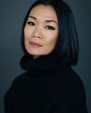 Sydney Viengluang Instagram - Portrait session with my talented friend @rjphilipps Thank you for capturing me 🙏🏽

#repost #portraits 

It’s been a minute since I’ve done portraits. Cheers to this fine wine  that doesn’t age and keeps on glowing up whatever hair she wears. Thanks for trusting me to capture you.