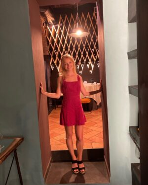 Sylvie Filloux Instagram - Une soirée merveilleuse au @particolaredisiena 🥂 merci encore pour ce dîner composé d’une suite de bouchées plus délicieuses les unes que les autres et de vins fins, doux et typiques. Une expérience unique que je recommande vivement 🥰