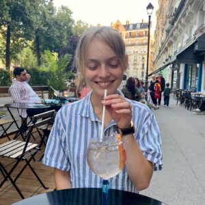 Sylvie Filloux Instagram - Deux superbes découvertes à Paris 🥰 d’excellents cocktails italiens chez @hostariaurbana (mention spéciale pour le summer drink la vie en rose) un brunch japonais original et très goûteux chez @sandoclub