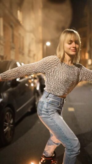 Sylvie Filloux Instagram - @laurent_masure #nuit#paris#rollers#glisse#happiness