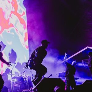 T-Pablow Instagram - FUJI ROCK FESTIVAL2023🥁

いつかの為に取っておいたバンドセットでのライブ演出をここで披露できた事、急遽なオファーにも関わらず快く引き受けてくれたバンドメンバーの方々、俺達の無茶な注文にも高いクオリティで応えてくれる裏方。
色々な事が重なりフジロックのメインステージこのタイミングでBAD HOPとして出演出来た事心から感謝します🎸🖤

事務所にも所属せず大きな後ろ盾がない俺達はこれまでもそうだったように、巡ってきたチャンスの中準備期間が短かろうが試行錯誤しベストを尽くすだけです。
結果的に大成功音楽の神様に愛された日🤘

Dr: @nobuakikaneko_official
Bs: @kenken_rize 
Gtr: @sucksmen 
Keys: @appa_izawa 

Photographer: @cherrychillwill